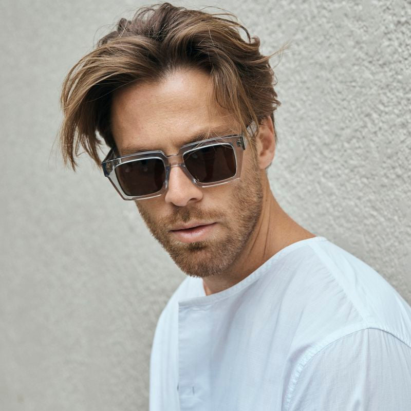 Lukie, Ghost/Smoke Lenses