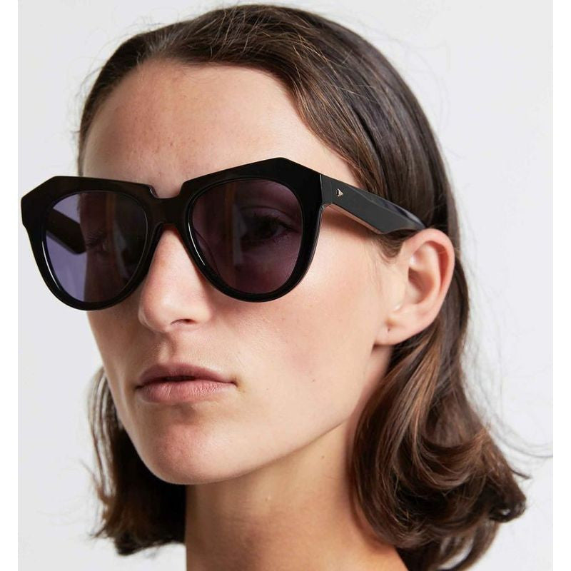 Number One 22, Black/Smoke Lenses