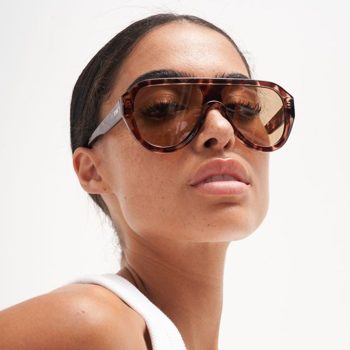 Cameron, Tort/Brown Lenses