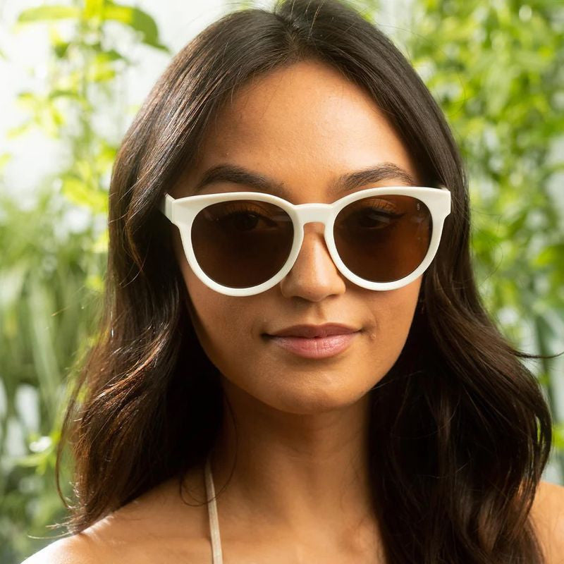 Calypso, White/Brown Lenses