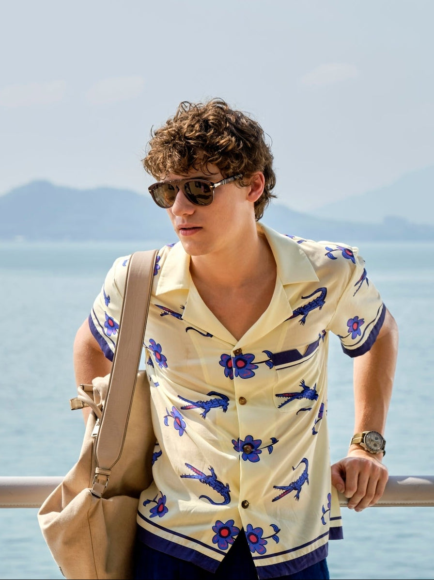 Sam Nivola wearing persol sunglasses in White lotus season 3